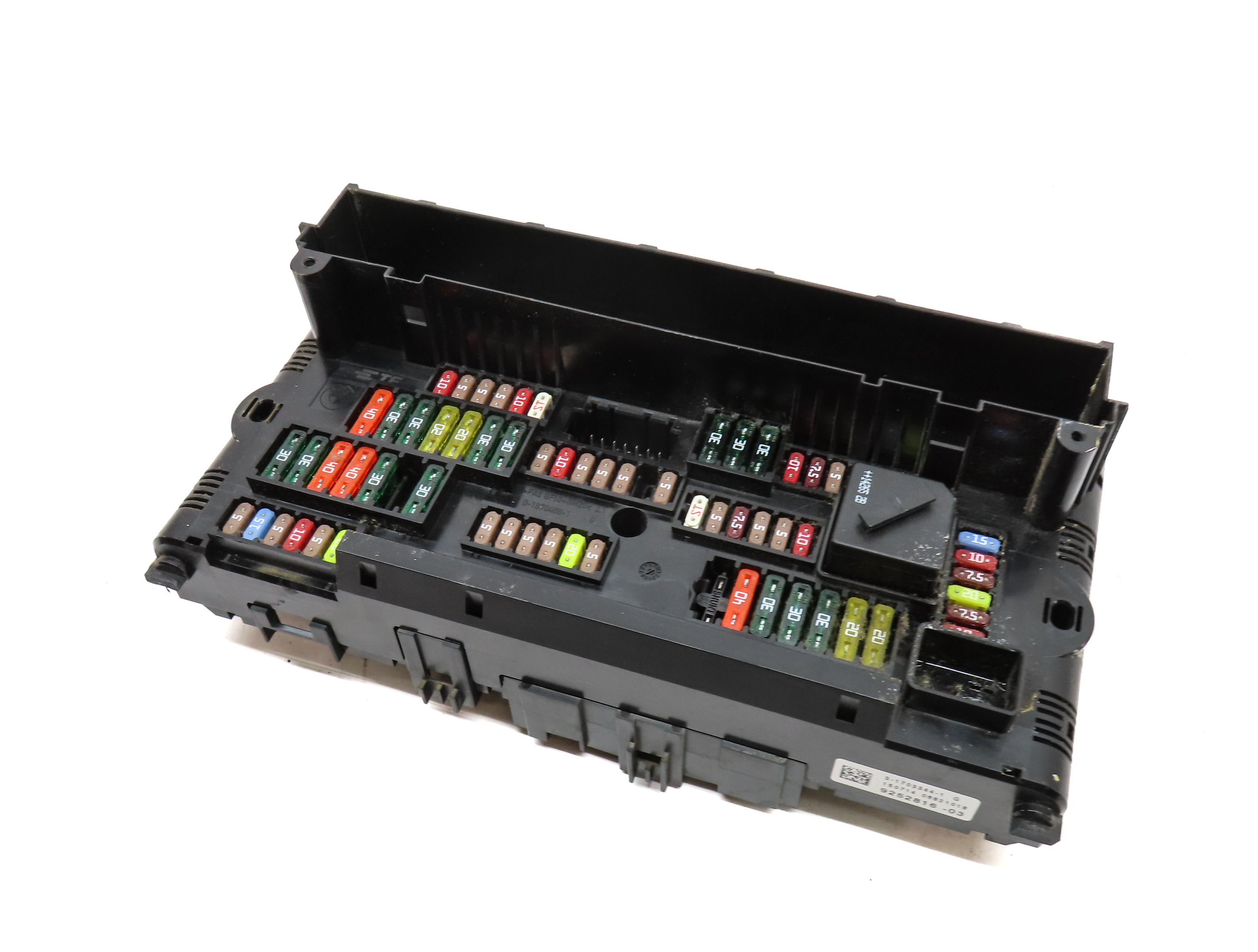 2015 BMW 740Li (F02) FRONT POWER DISTRIBUTION RELAY FUSE BOX — exact item pictured